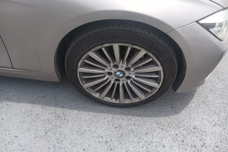 Used BMW 3 Series 2018 320Li Fashion Model Right Front Wheel Hub