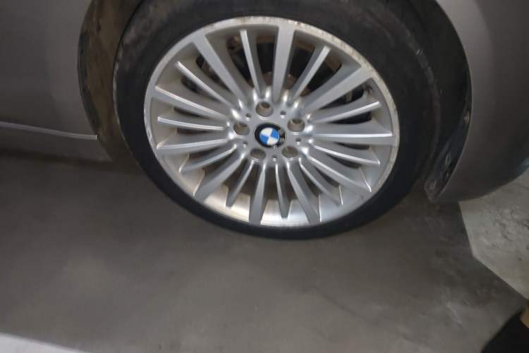 Used BMW 3 Series 2018 320Li Fashion Model Right Front Wheel Hub