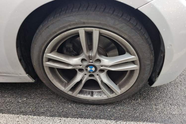 Used BMW 3 Series 2018 320i M Sport Package Right Front Wheel Hub