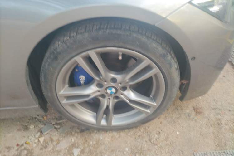 Used BMW 3 Series 2018 320i M Sport Night Edition Right Front Wheel Hub