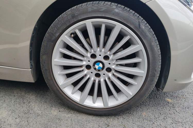 Used BMW 3 Series 2018 320Li Fashion Model Right Front Wheel Hub