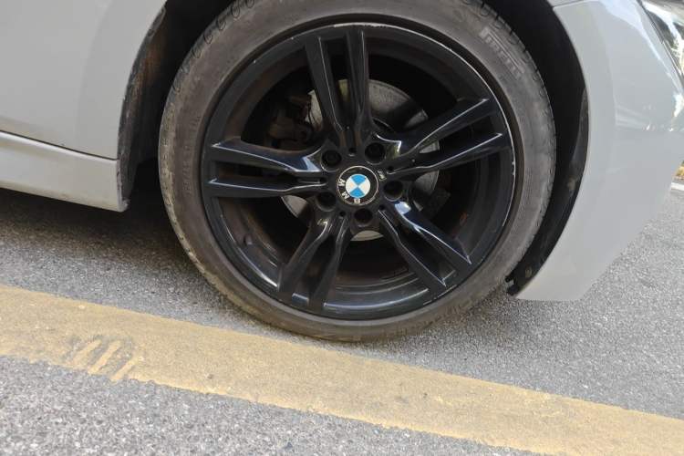 Used BMW 3 Series 2018 320Li Leading Model M Sport Package Right Front Wheel Hub