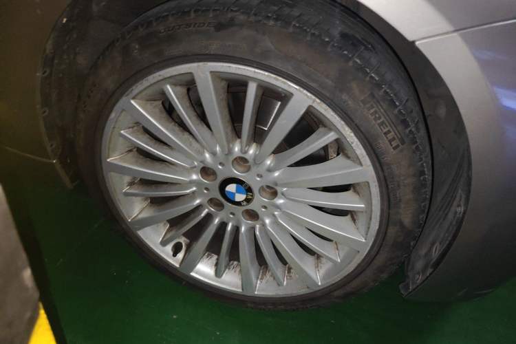 Used BMW 3 Series 2018 320Li Fashion Model Right Front Wheel Hub