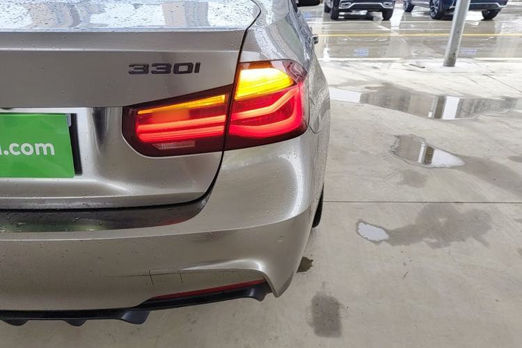 Used BMW 3 Series 2018 320i M Sport Night Edition Right Rear Taillight