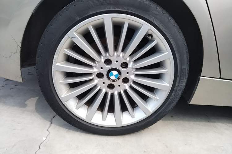 Used BMW 3 Series 2018 320Li Fashion Model Right Rear Wheel Hub