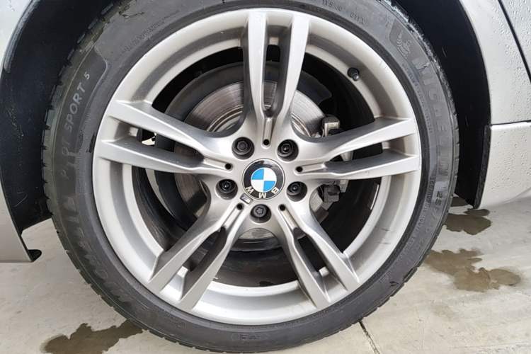 Used BMW 3 Series 2018 320i M Sport Night Edition Right Rear Wheel Hub