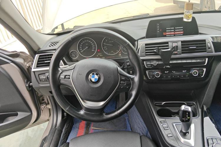 Used BMW 3 Series 2018 320Li Fashion Model Steering Wheel