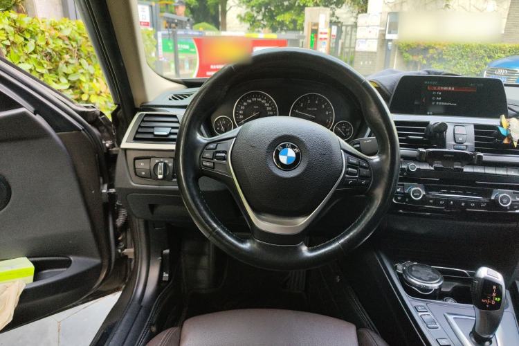 Used BMW 3 Series 2018 320Li Fashion Model Steering Wheel