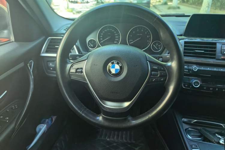 Used BMW 3 Series 2018 320Li Fashion Model Steering Wheel