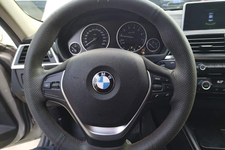 Used BMW 3 Series 2018 320Li Fashion Model Steering Wheel