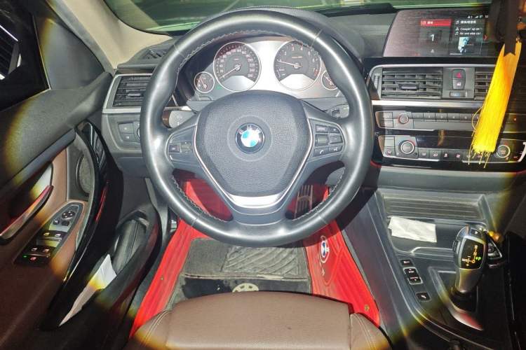 Used BMW 3 Series 2018 320Li Fashion Model Steering Wheel