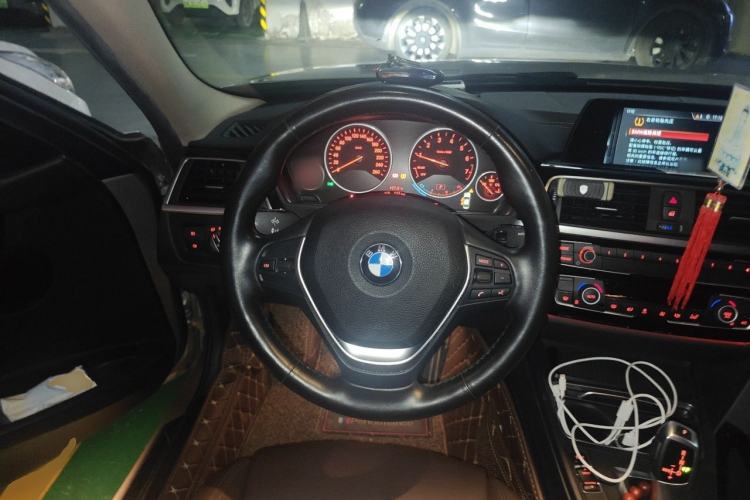 Used BMW 3 Series 2018 320Li Fashion Model Steering Wheel