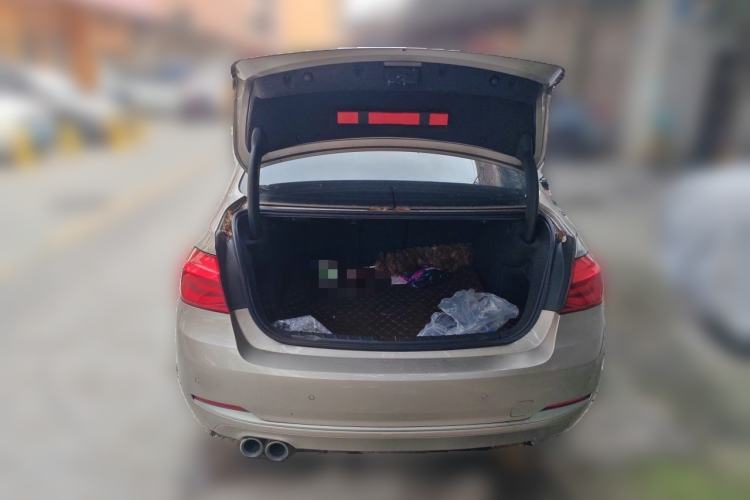 Used BMW 3 Series 2018 320Li Leading Luxury Package Trunk