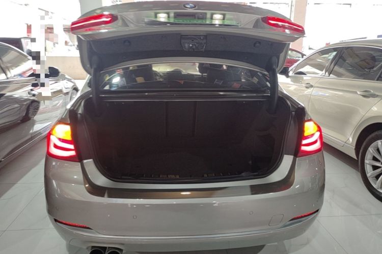 Used BMW 3 Series 2018 320Li Fashion Model Trunk