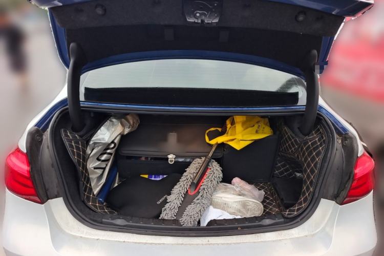 Used BMW 3 Series 2018 320i M Sport Package Trunk