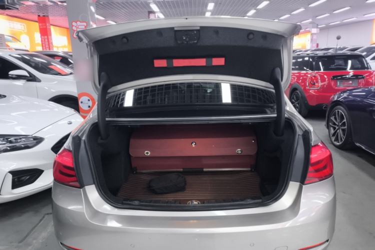 Used BMW 3 Series 2018 320Li Fashion Model Trunk