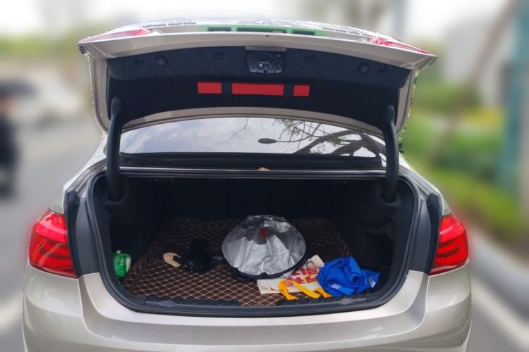 Used BMW 3 Series 2018 320Li Fashion Model Trunk