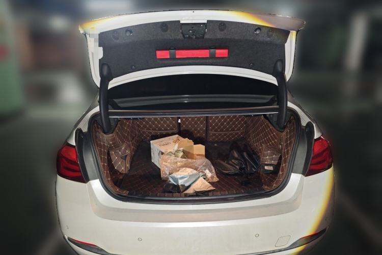 Used BMW 3 Series 2018 320Li Fashion Model Trunk