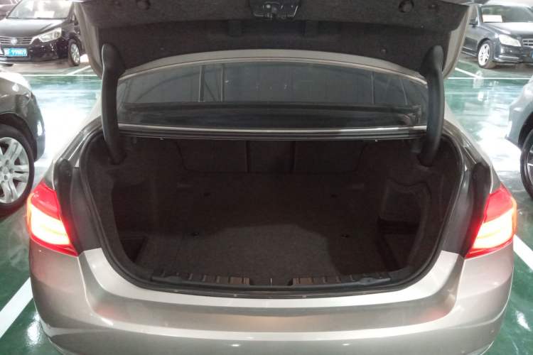 Used BMW 3 Series 2018 320Li Fashion Model Trunk