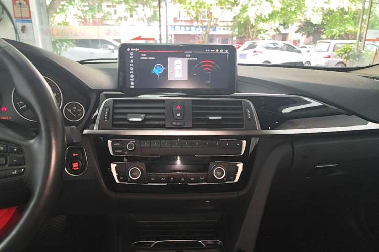 Used BMW 3 Series 2018 320Li Fashion Model Audio And AC Panel