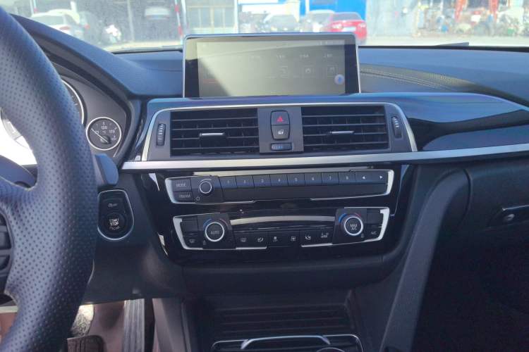 Used BMW 3 Series 2018 320Li Fashion Model Audio And AC Panel