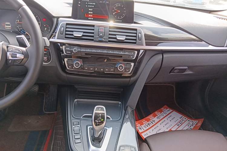 Used BMW 3 Series 2018 320Li M Sport Night Edition Audio And AC Panel
