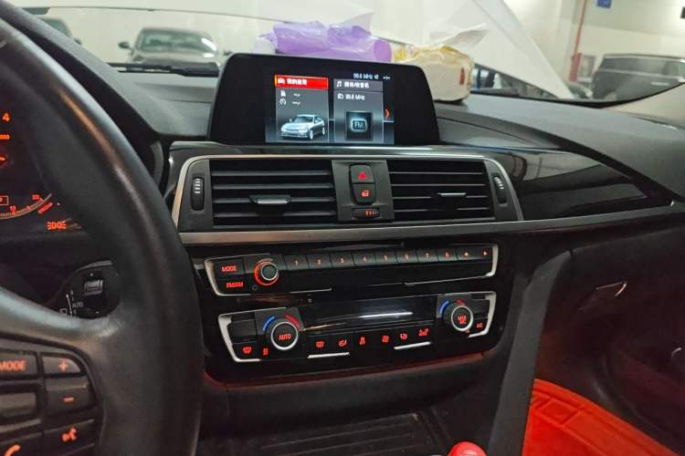 Used BMW 3 Series 2018 320Li Fashion Model Audio And AC Panel