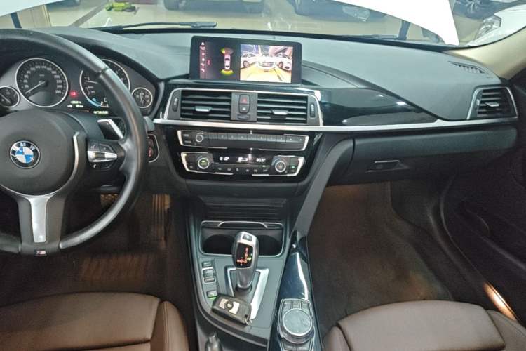 Used BMW 3 Series 2018 320Li Fashion Model Audio And AC Panel