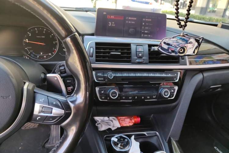 Used BMW 3 Series 2018 320Li M Sport Night Edition Audio And AC Panel