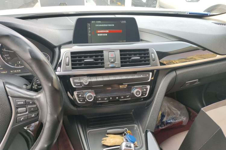 Used BMW 3 Series 2018 320Li Fashion Model Audio And AC Panel