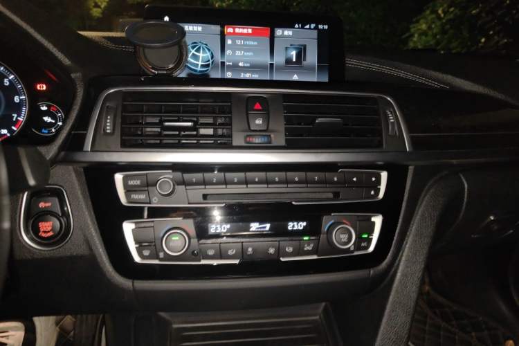 Used BMW 3 Series 2018 320Li M Sport Night Edition Audio And AC Panel