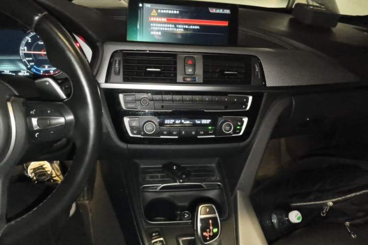 Used BMW 3 Series 2018 320i M Sport Night Edition Audio And AC Panel