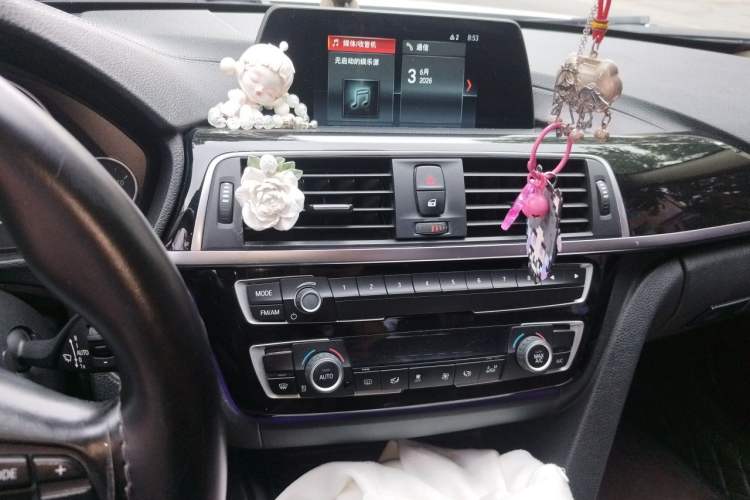 Used BMW 3 Series 2018 320Li Fashion Model Audio And AC Panel