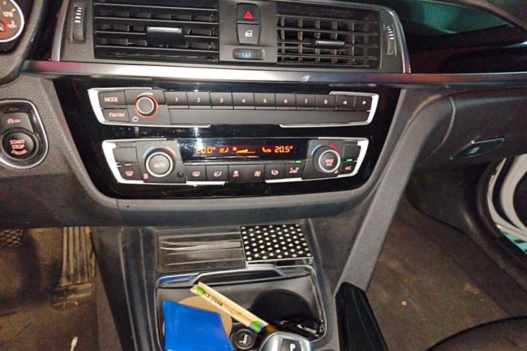 Used BMW 3 Series 2018 320Li Fashion Model Audio And AC Panel