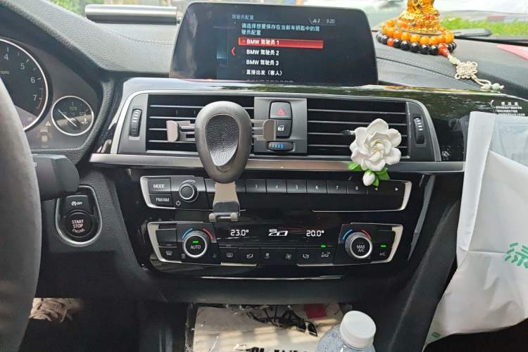 Used BMW 3 Series 2018 318Li Audio And AC Panel