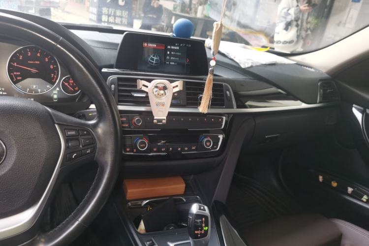 Used BMW 3 Series 2018 320Li Fashion Model Audio And AC Panel
