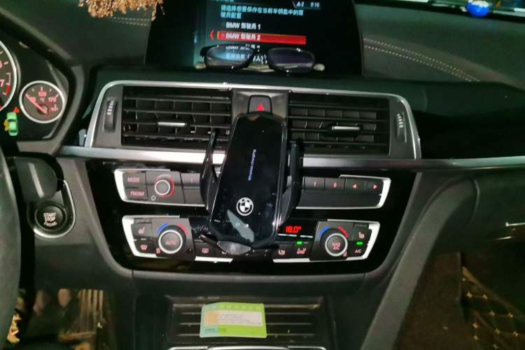 Used BMW 3 Series 2018 320Li Fashion Model Audio And AC Panel