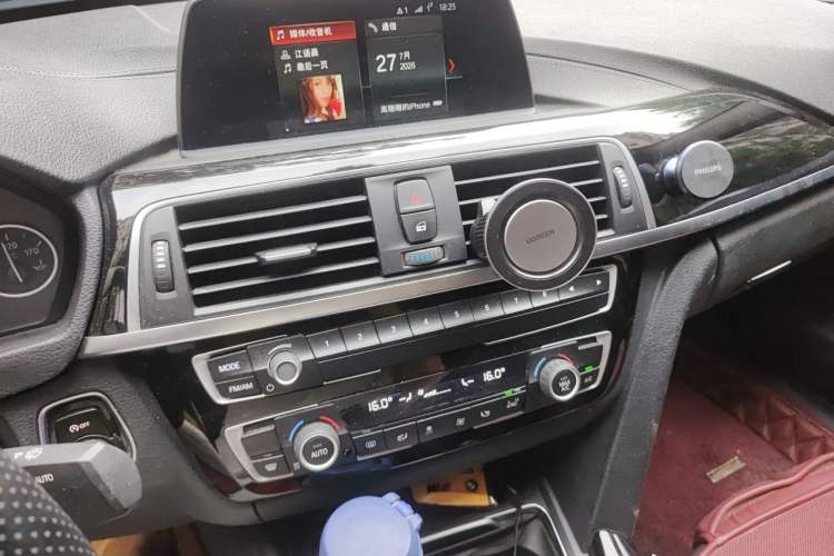Used BMW 3 Series 2018 320Li Fashion Model Audio And AC Panel