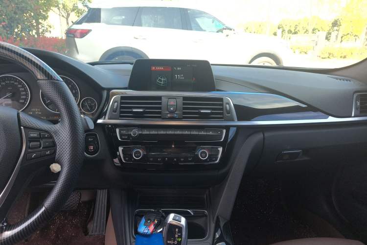 Used BMW 3 Series 2018 320Li Fashion Model Audio And AC Panel