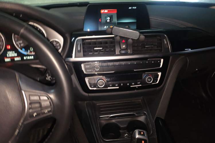Used BMW 3 Series 2018 320Li Fashion Model Audio And AC Panel