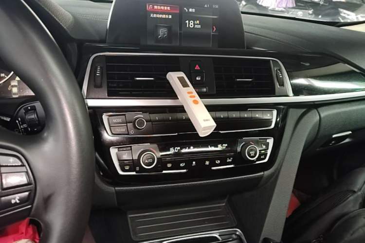 Used BMW 3 Series 2018 320Li xDrive Fashion Model Audio And AC Panel