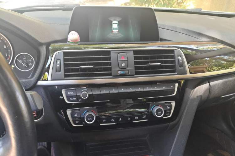 Used BMW 3 Series 2018 320Li Fashion Model Audio And AC Panel