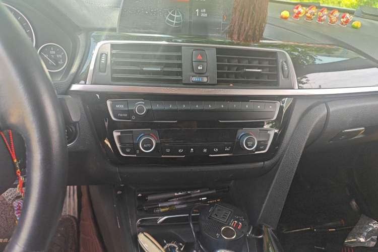 Used BMW 3 Series 2018 320Li Fashion Model Audio And AC Panel