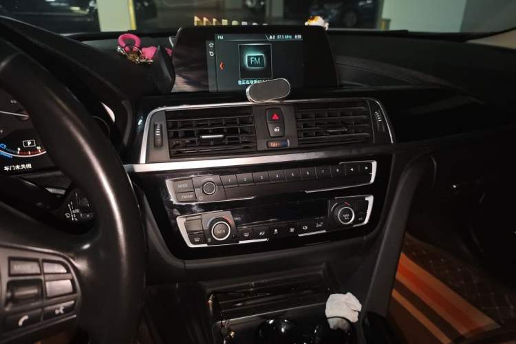 Used BMW 3 Series 2018 320Li Fashion Model Audio And AC Panel