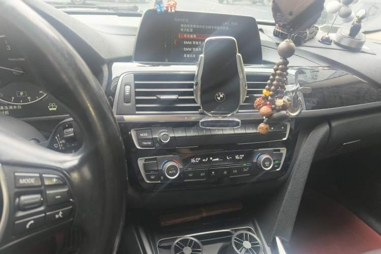 Used BMW 3 Series 2018 320Li Fashion Model Audio And AC Panel