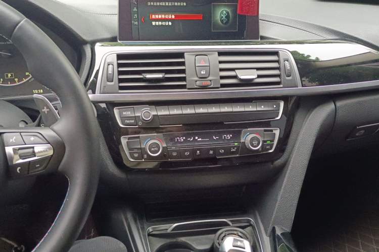 Used BMW 3 Series 2018 320Li Fashion Model Audio And AC Panel