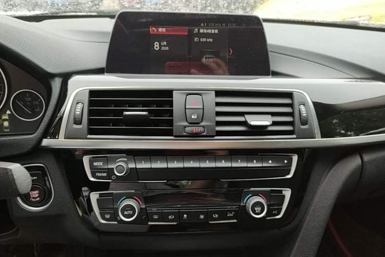 Used BMW 3 Series 2018 320Li Fashion Model Audio And AC Panel