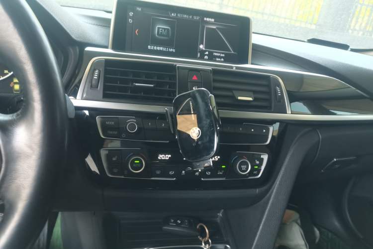 Used BMW 3 Series 2018 320Li Fashion Model Audio And AC Panel