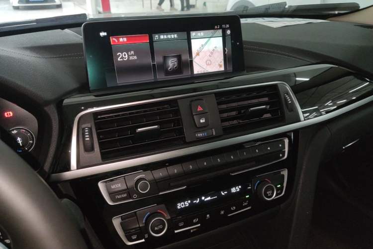 Used BMW 3 Series 2018 320Li Leading Model M Sport Package Audio And AC Panel