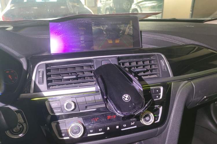 Used BMW 3 Series 2018 320Li Leading Model M Sport Package Audio And AC Panel